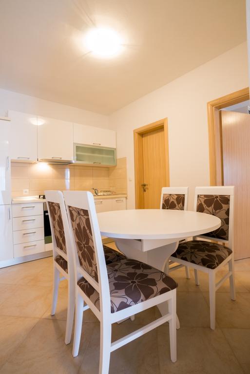 Rujno Apartments Starigrad Paklenica Oda fotoğraf